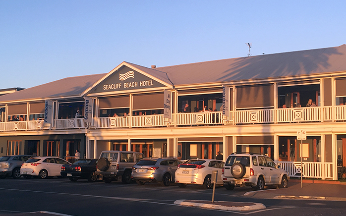 Retractable blinds outdoor